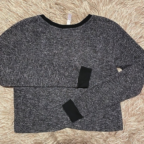 FABLETICS Black‎ and Gray Cropped Sweatshirt Size Small - Picture 6 of 6